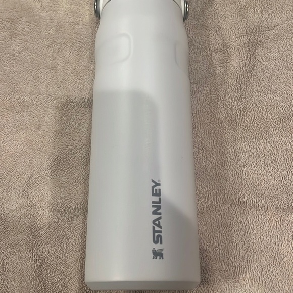 Stanley Other - STANLEY THE AEROLIGHT ICEFLOW BOTTLE 24oz